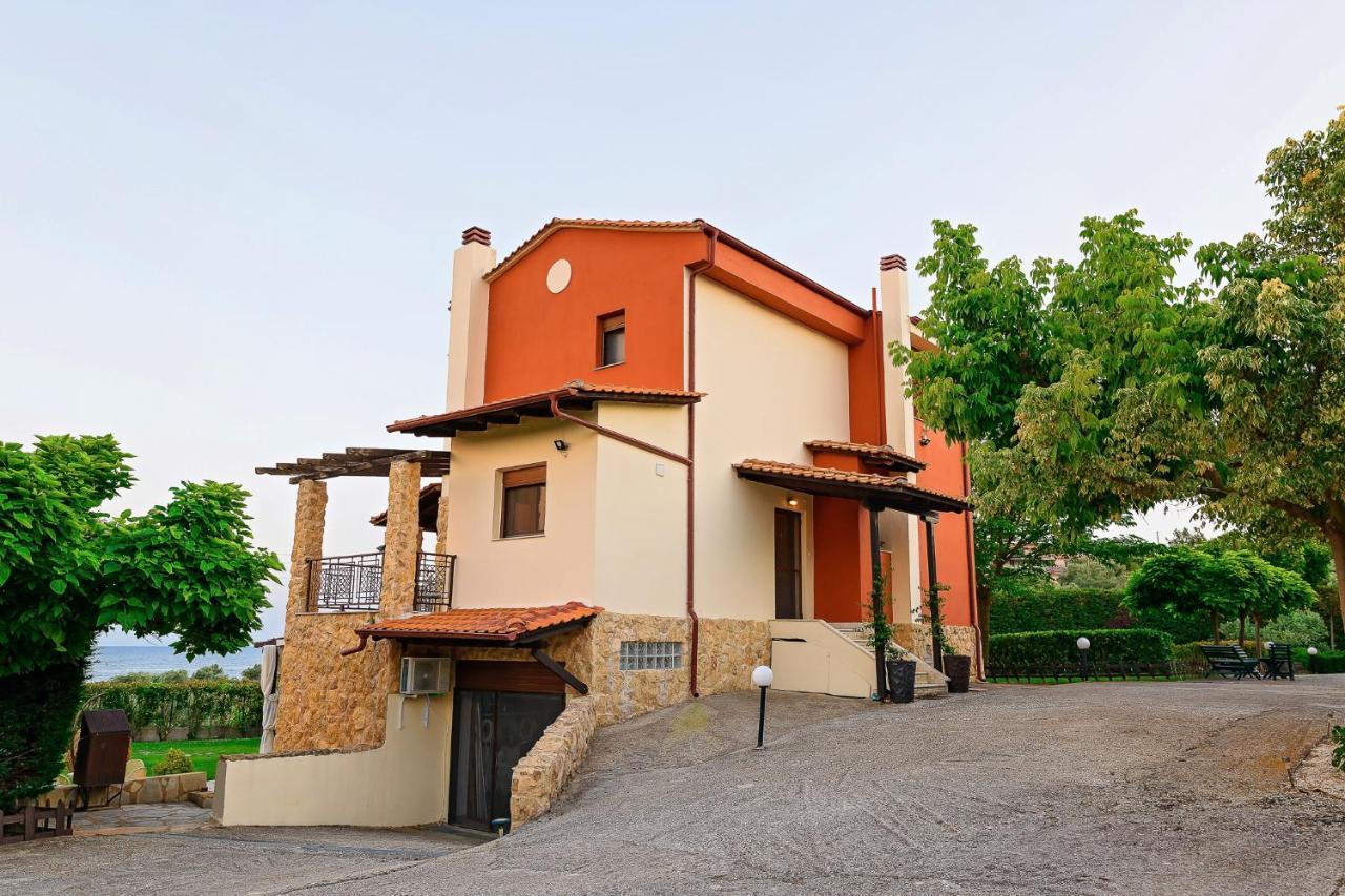 Villa Mariellie Néa Péramos 외부 사진