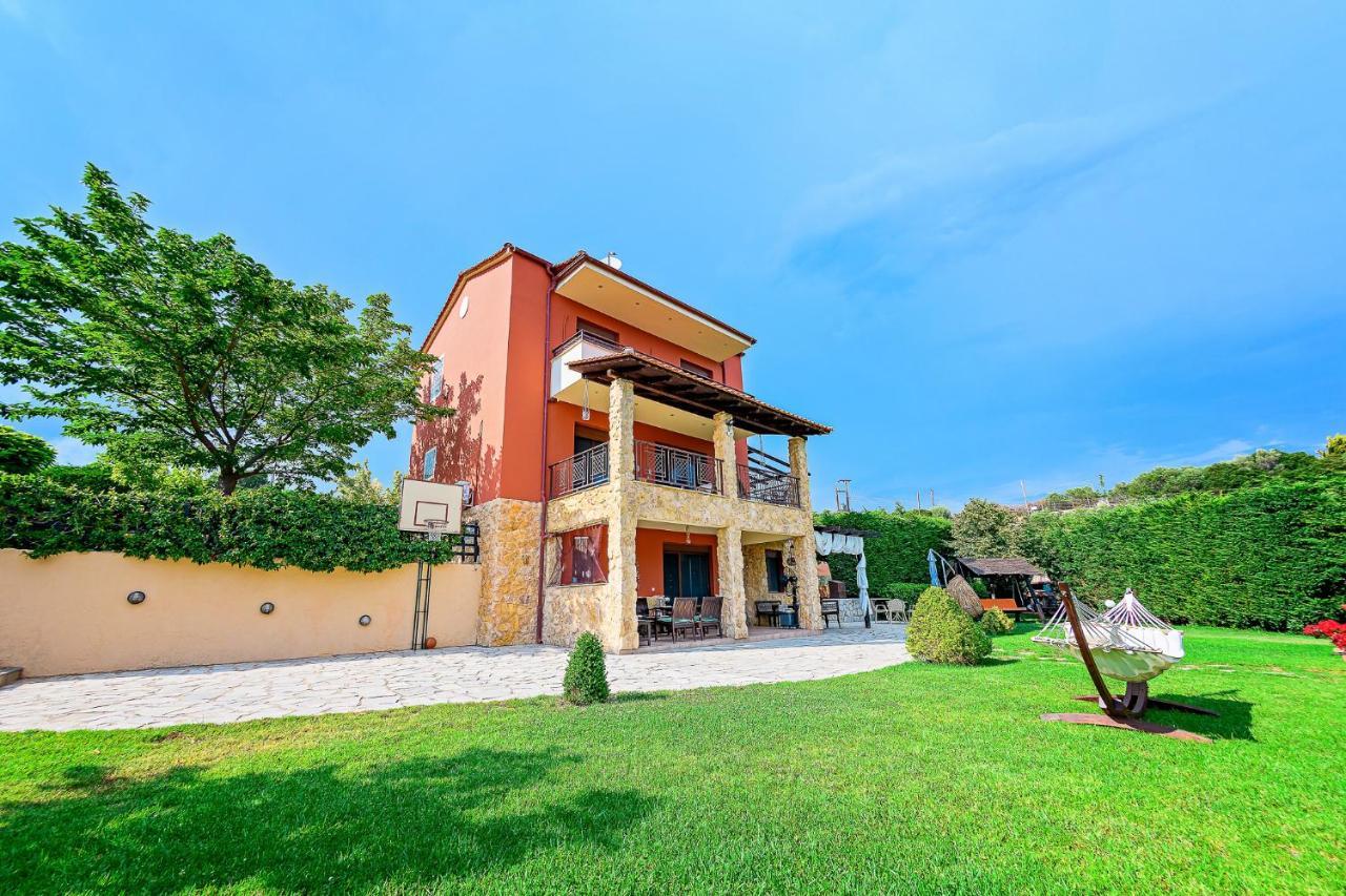 Villa Mariellie Néa Péramos 외부 사진