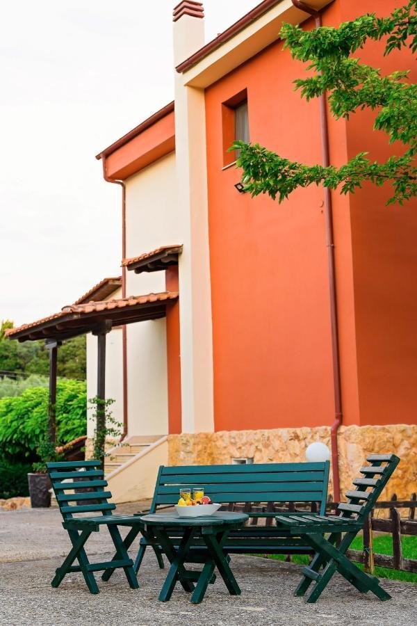 Villa Mariellie Néa Péramos 외부 사진