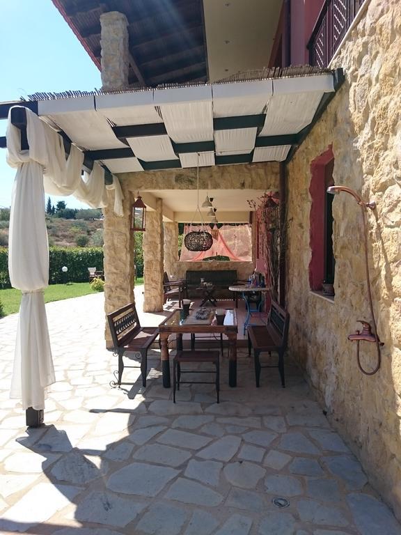 Villa Mariellie Néa Péramos 외부 사진